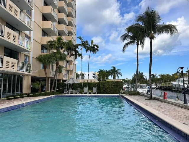 $185,000 | 2350 Northeast 135th Street, Unit 1406, North Miami, FL 33181