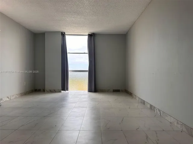 $185,000 | 2350 Northeast 135th Street, Unit 1406, North Miami, FL 33181