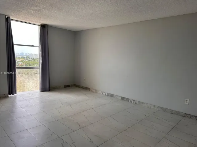 $185,000 | 2350 Northeast 135th Street, Unit 1406, North Miami, FL 33181