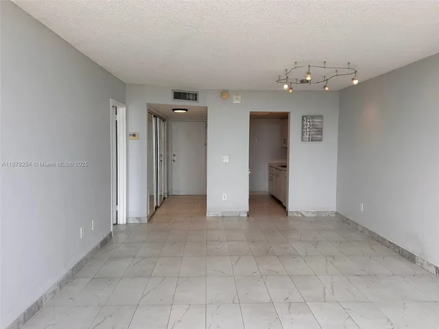 $185,000 | 2350 Northeast 135th Street, Unit 1406, North Miami, FL 33181