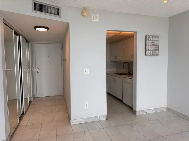$185,000 | 2350 Northeast 135th Street, Unit 1406, North Miami, FL 33181