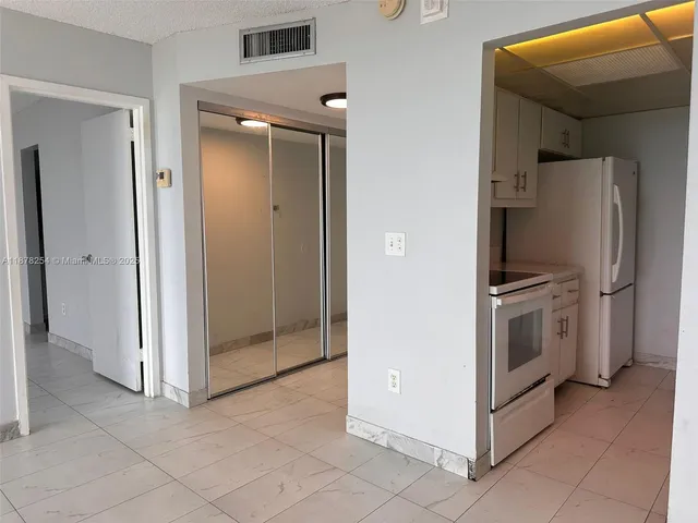 $185,000 | 2350 Northeast 135th Street, Unit 1406, North Miami, FL 33181