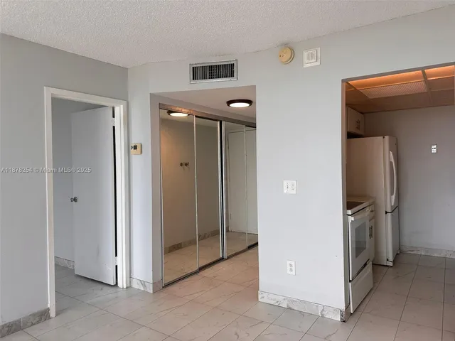 $185,000 | 2350 Northeast 135th Street, Unit 1406, North Miami, FL 33181
