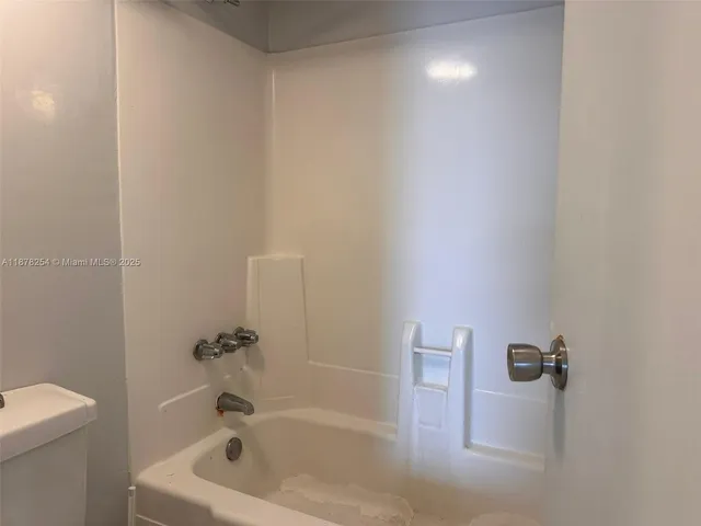 $185,000 | 2350 Northeast 135th Street, Unit 1406, North Miami, FL 33181