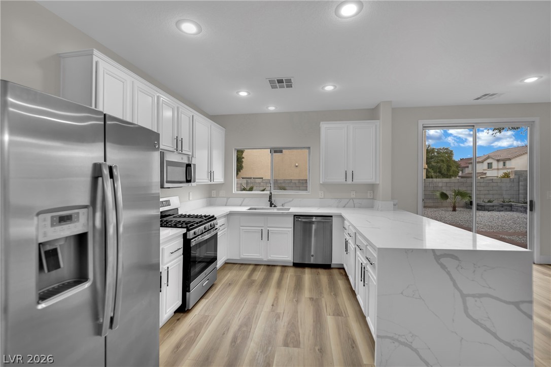 156 Rancho Maria Street Las Vegas, NV 89148 - Photo 3 of 32