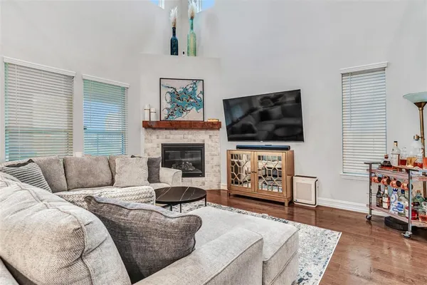 $3,200 | 430 Pasco Road, Garland, TX 75044