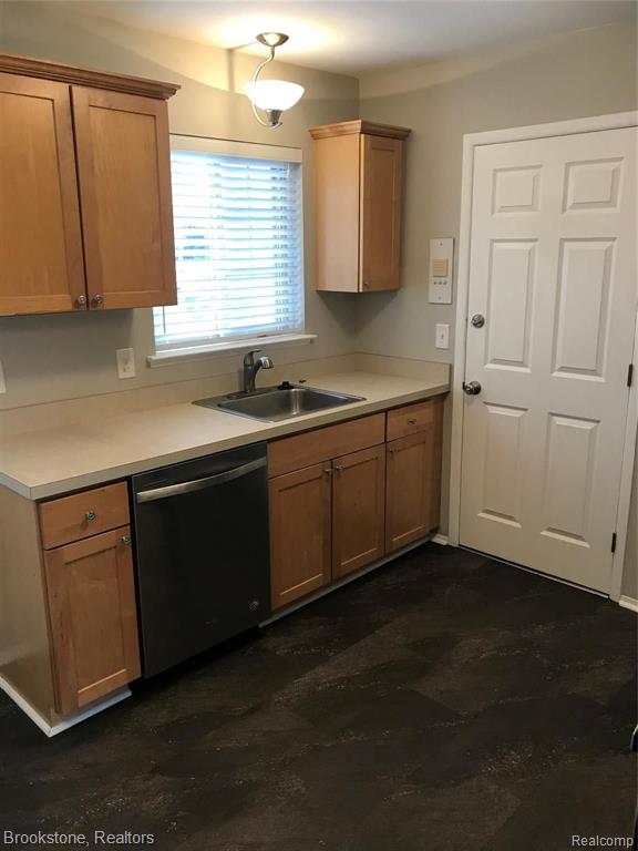 436 Romeo Road, Unit 321 Rochester, MI 48307 - Photo 7 of 9