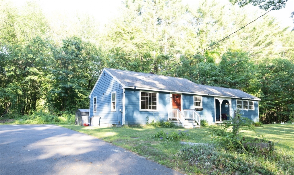 203 Wallace Hill Road Townsend, MA 01469 - Photo 4 of 17