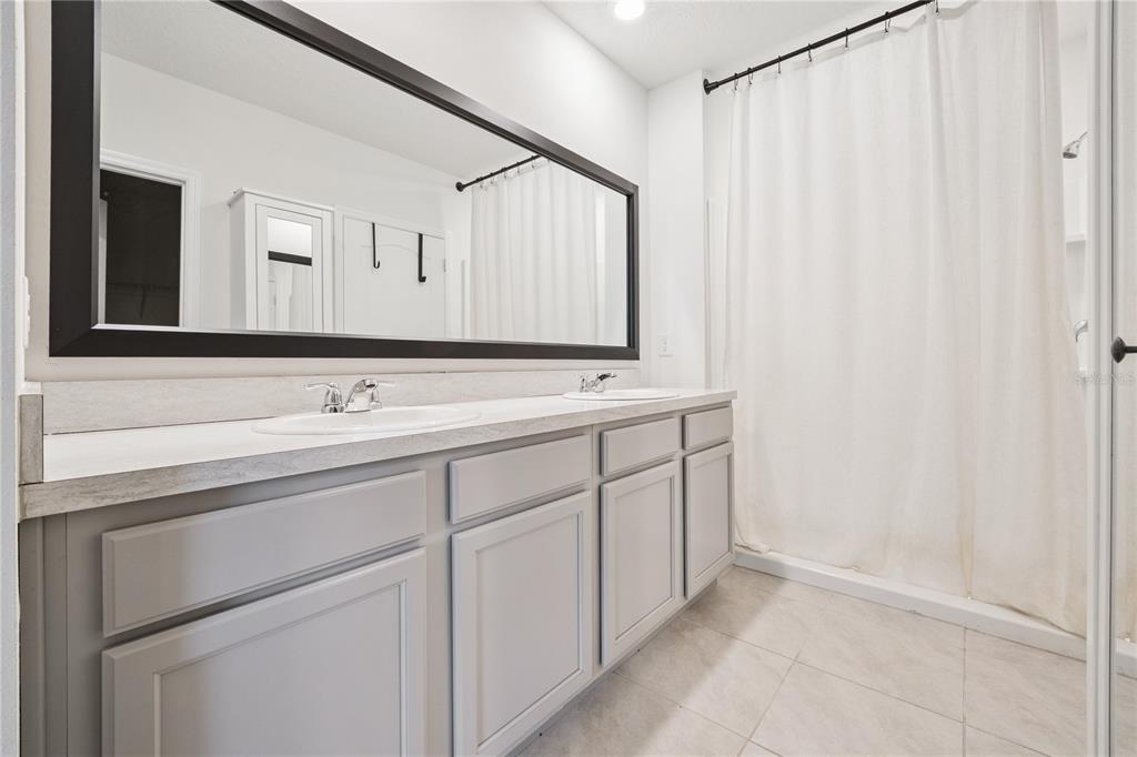 2698 Rowan Street Tavares, FL 32778 - Photo 11 of 36