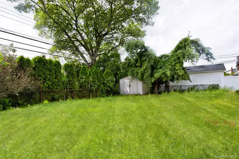 $775,000 | 11 Jamaica Avenue, Plainview, NY 11803
