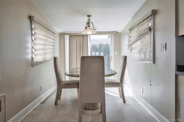 $775,000 | 11 Jamaica Avenue, Plainview, NY 11803