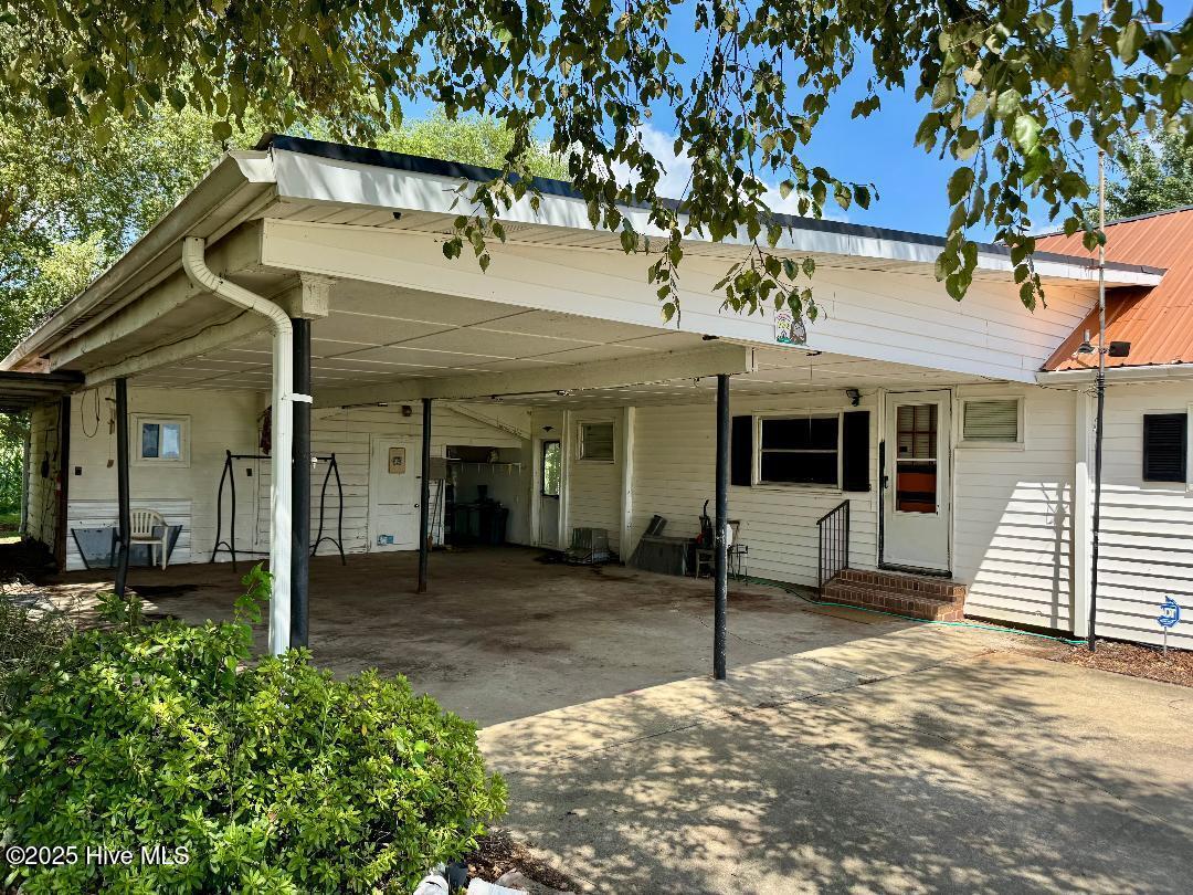 2557 Dudley Road Newton Grove, NC 28366 - Photo 12 of 39 carport