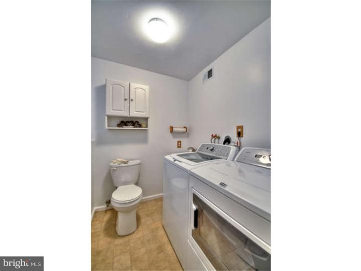 1376 Lower Ferry Road Ewing, NJ 08618 - Photo 14 of 18