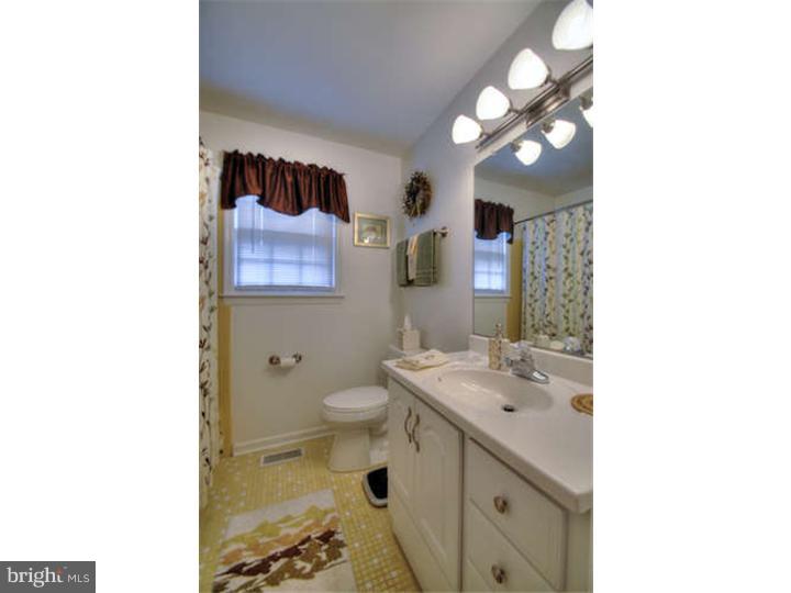 1376 Lower Ferry Road Ewing, NJ 08618 - Photo 8 of 18