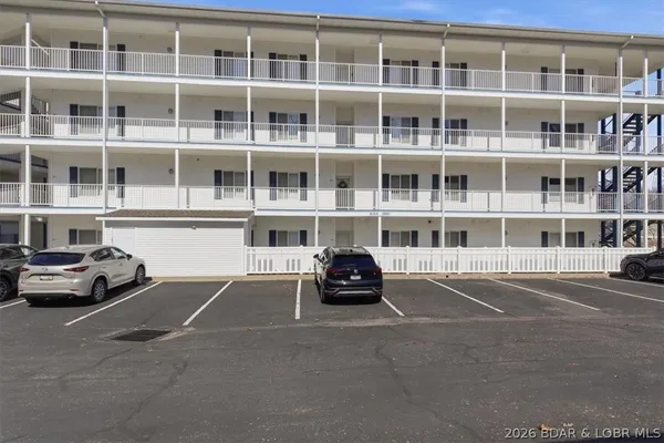 $439,900 | 18061 Blue Anchor Drive, Unit 643, Gravois Mills, MO 65037