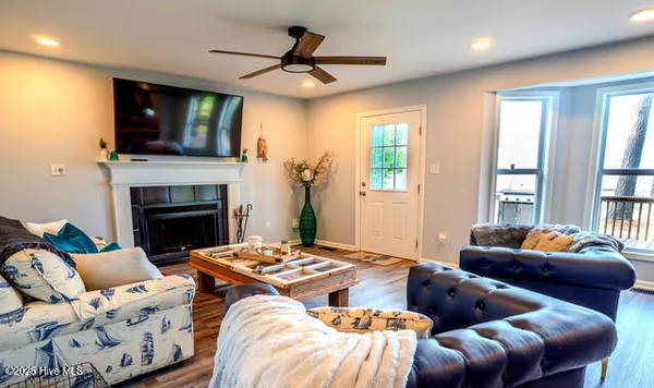 $585,000 | 20 Bay Point Road, Merritt, NC 28556