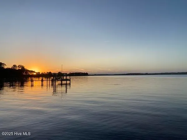 $585,000 | 20 Bay Point Road, Merritt, NC 28556