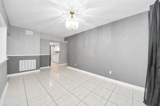 $199,999 | 547 Walston Lane, Houston, TX 77060