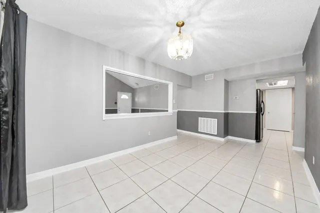 $199,999 | 547 Walston Lane, Houston, TX 77060