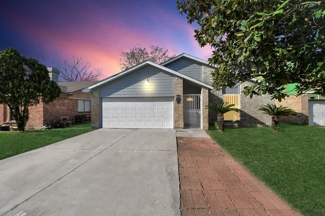 $199,999 | 547 Walston Lane, Houston, TX 77060