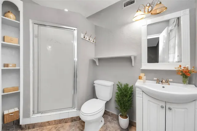 $199,999 | 547 Walston Lane, Houston, TX 77060