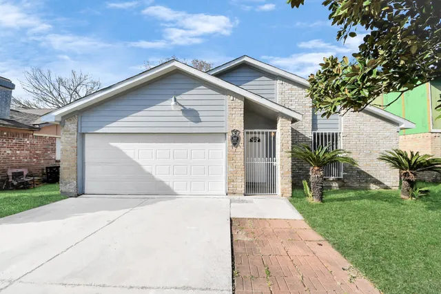 $199,999 | 547 Walston Lane, Houston, TX 77060
