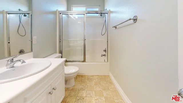 $1,050,000 | 19320 Carranza Lane, Santa Clarita, CA 91350