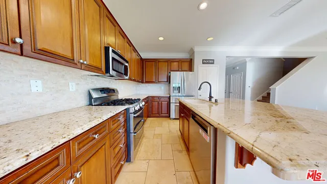 $1,050,000 | 19320 Carranza Lane, Santa Clarita, CA 91350