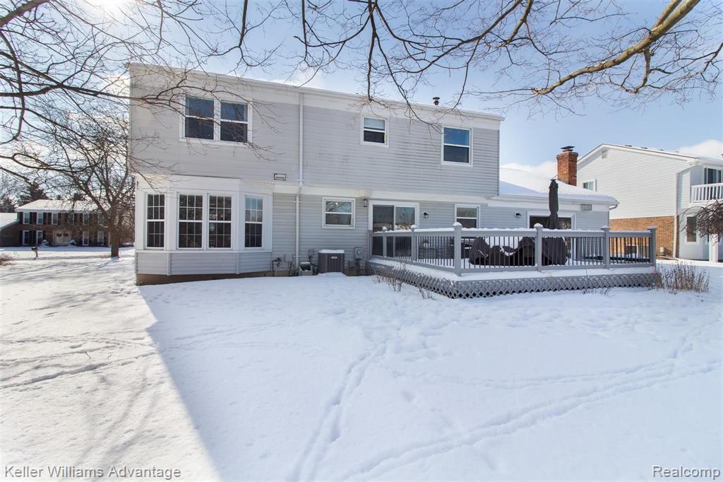 2376 Rancroft Beat Rochester Hills, MI 48306 - Photo 2 of 48