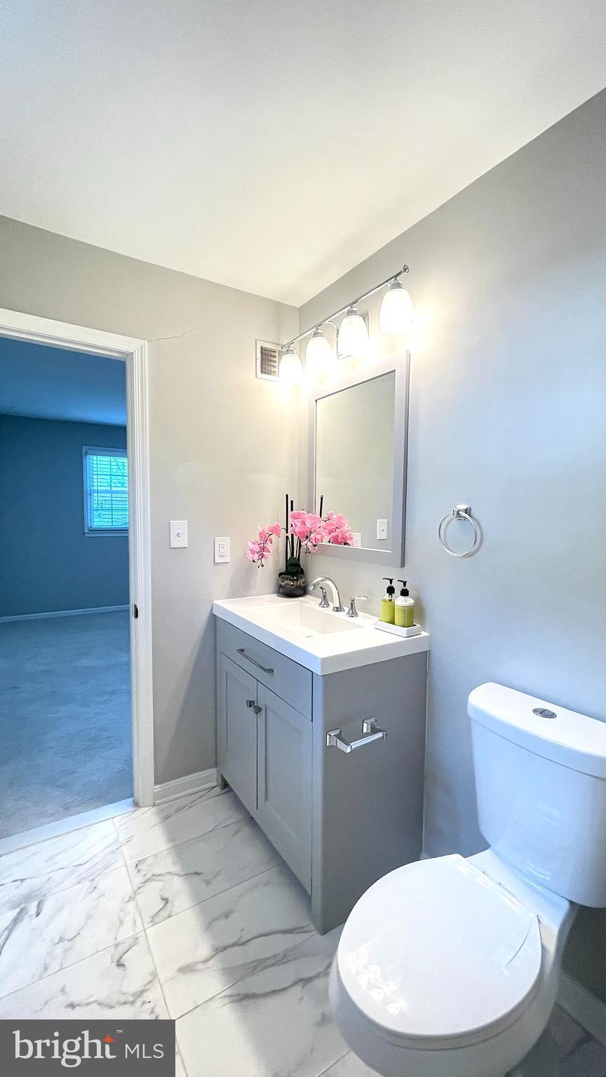 9207 Antelope Place Springfield, VA 22153 - Photo 34 of 45 Master Bath