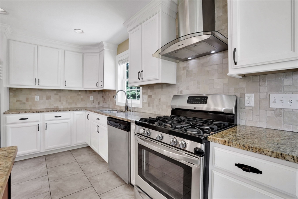 156 Hampden Road East Longmeadow, MA 01028 - Photo 15 of 37