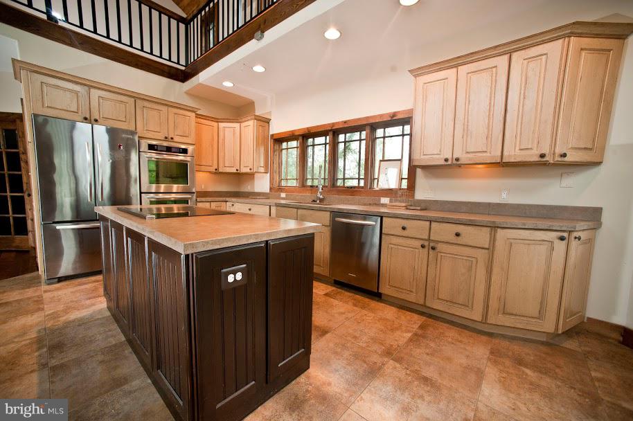 425 Walnut Grove Road Essex, MD 21221 - Photo 8 of 30 Gallery Image 8