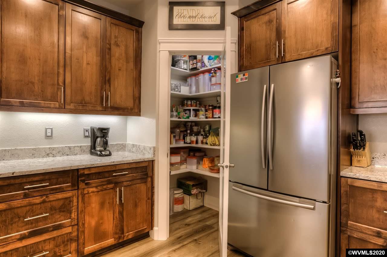 357 Summit View Avenue Southeast Salem, OR 97306 - Photo 17 of 40