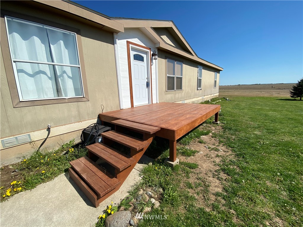8832 Neppel Road Northeast Moses Lake, WA 98837 - Photo 3 of 37 Gallery Image 3