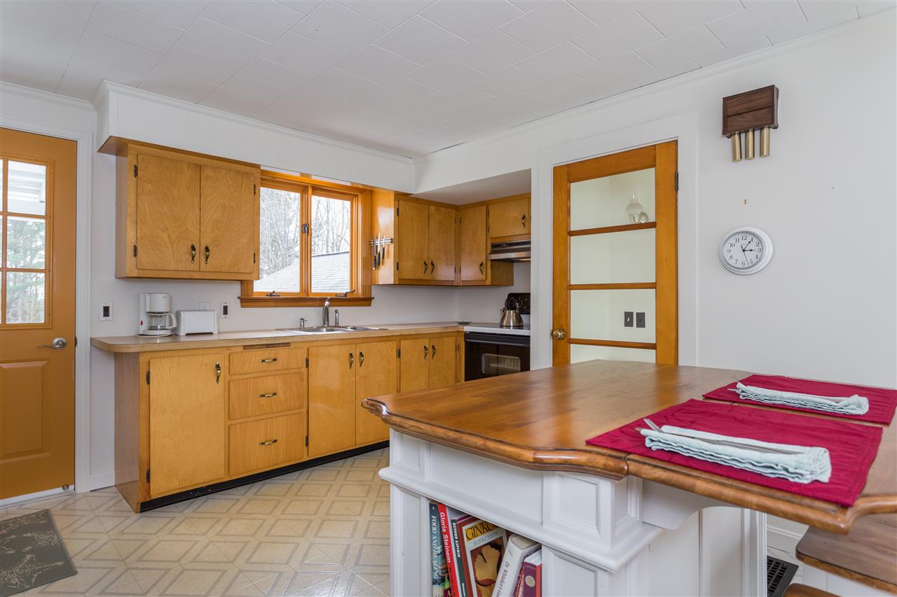 52 Crockett Neck Road Kittery, ME 03905 - Photo 4 of 19
