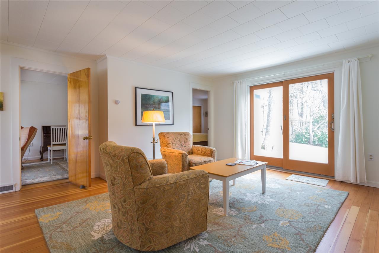 52 Crockett Neck Road Kittery, ME 03905 - Photo 8 of 19