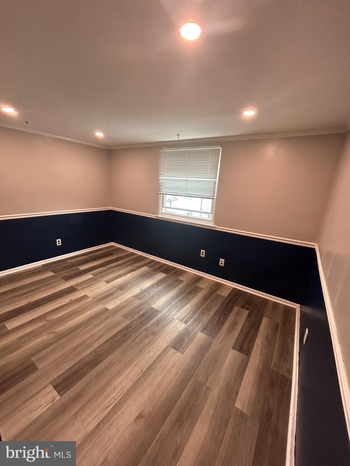 10830 Perrin Road Philadelphia, PA 19154 - Photo 8 of 26 a view of room and window