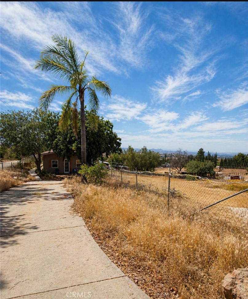 17301 Palm Road Riverside, CA 92503 - Photo 46 of 51 Guest house entrance