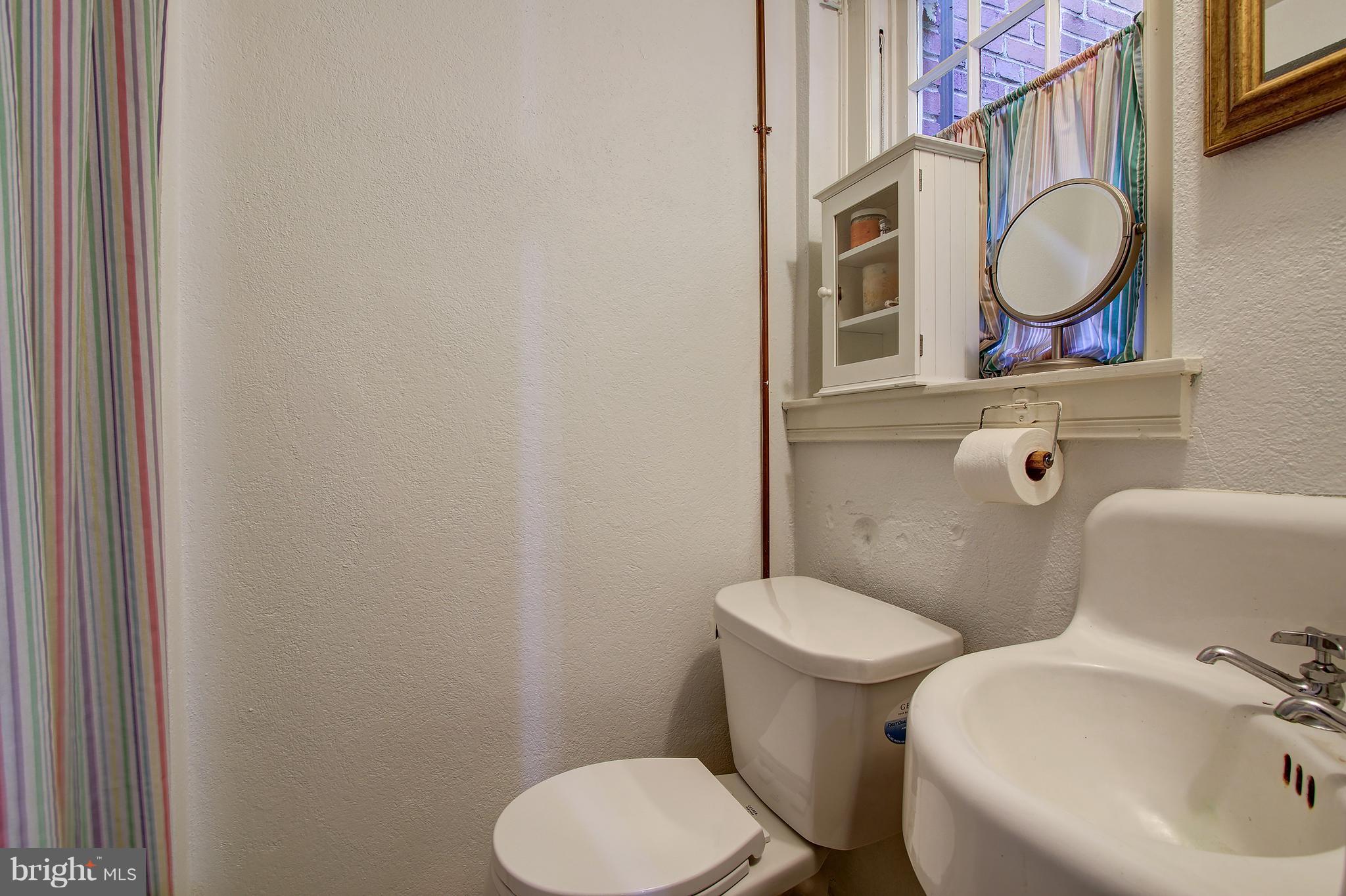 1401 Locust Road Northwest Washington, DC 20012 - Photo 27 of 30 Bath