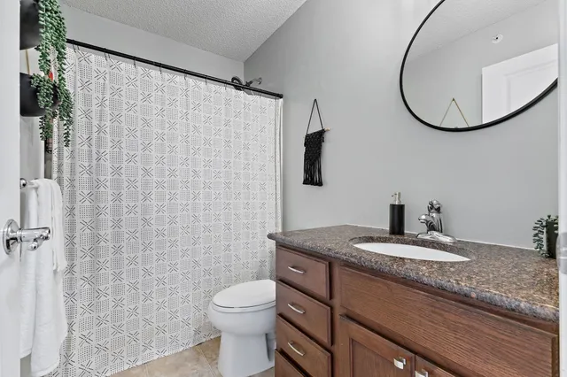 $225,000 | 3115 Clover Ridge Drive, Chaska, MN 55318