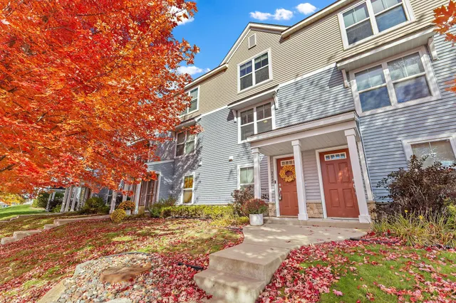 $225,000 | 3115 Clover Ridge Drive, Chaska, MN 55318