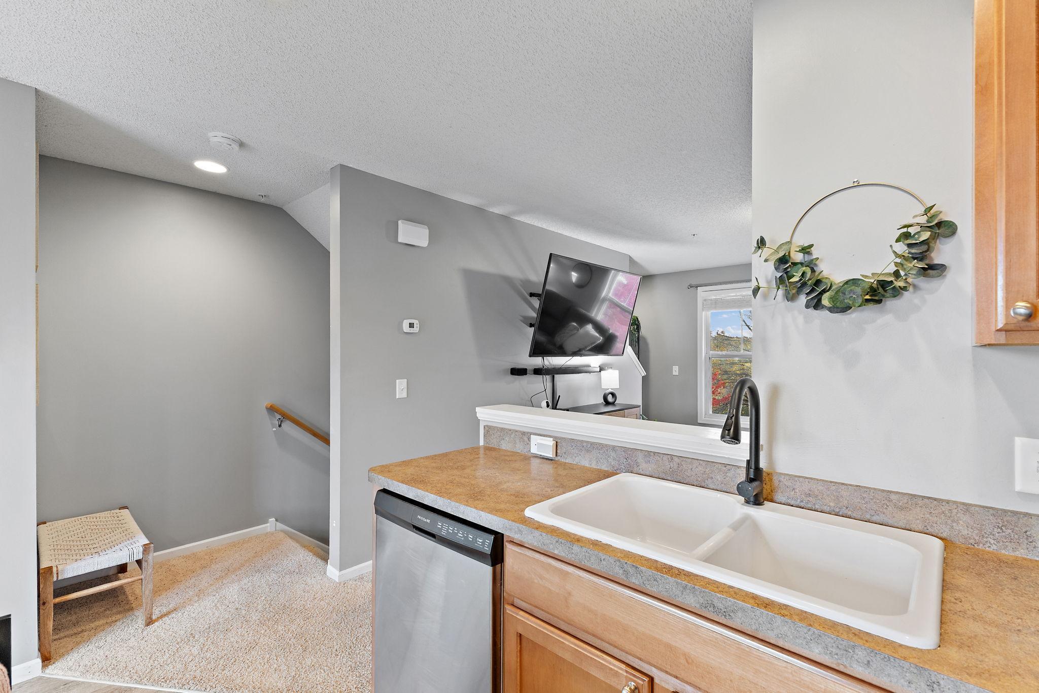 3115 Clover Ridge Drive Chaska, MN 55318 - Photo 5 of 39