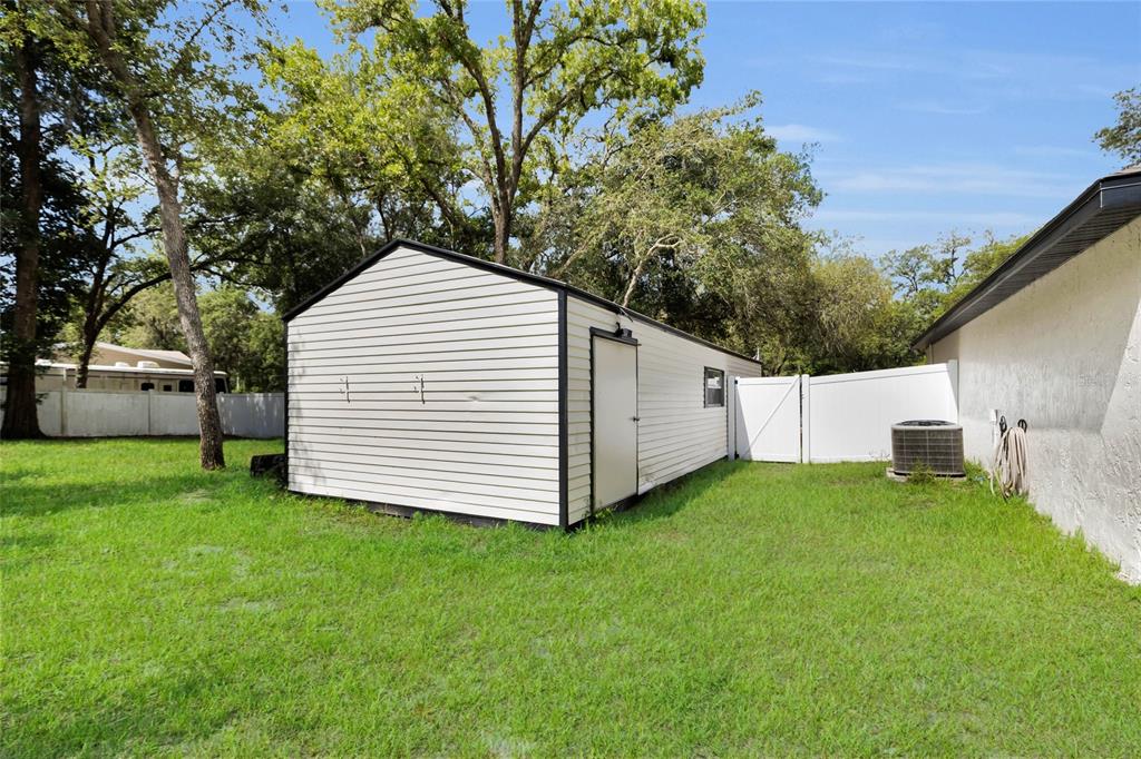 40206 Palm Street Lady Lake, FL 32159 - Photo 23 of 31