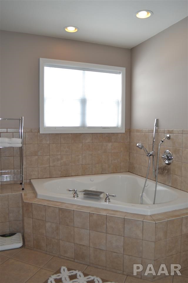 1623 West Geneva Road Peoria, IL 61615 - Photo 13 of 22 Gallery Image 13