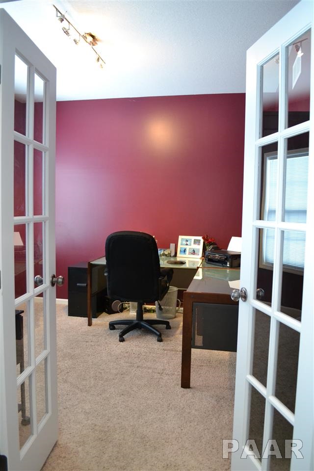 1623 West Geneva Road Peoria, IL 61615 - Photo 2 of 22 Gallery Image 2