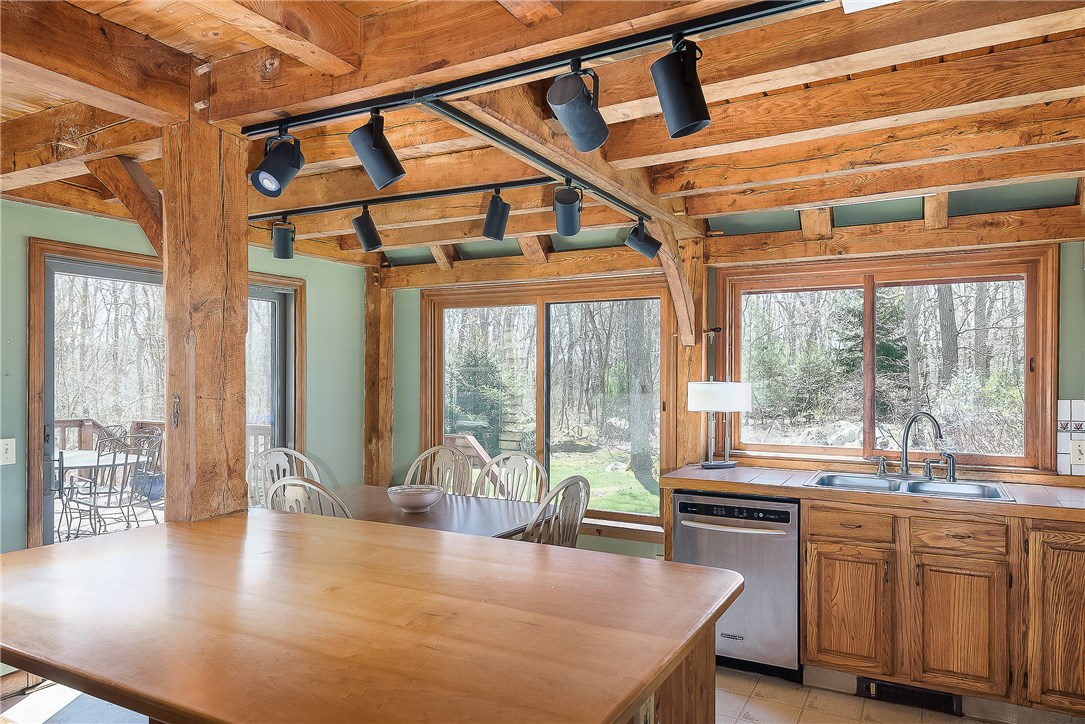 364 S Road South Kingstown, RI 02879 - Photo 8 of 40