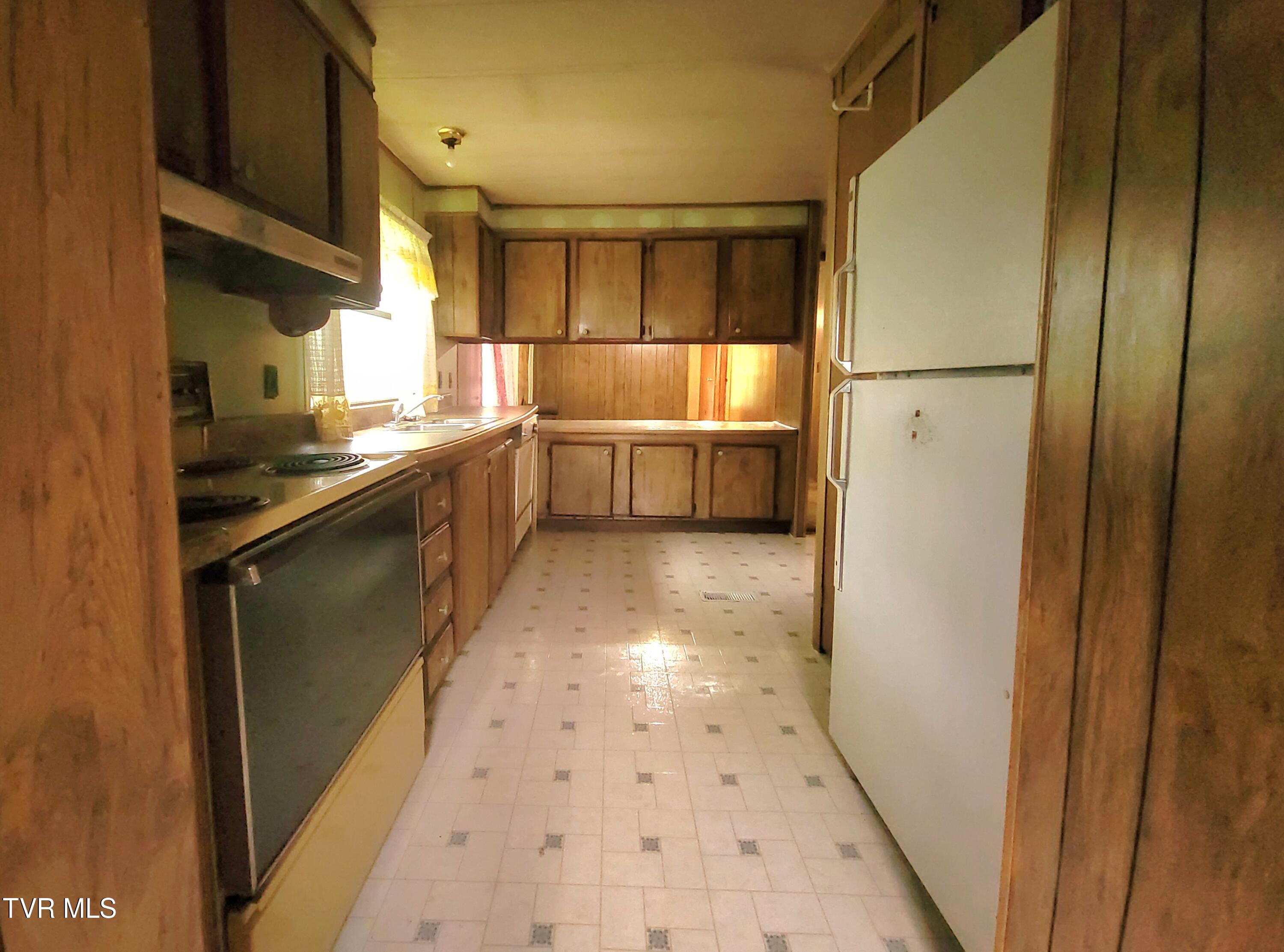 368 Charlie Hicks Road Jonesborough, TN 37659 - Photo 13 of 29 20240531_153513