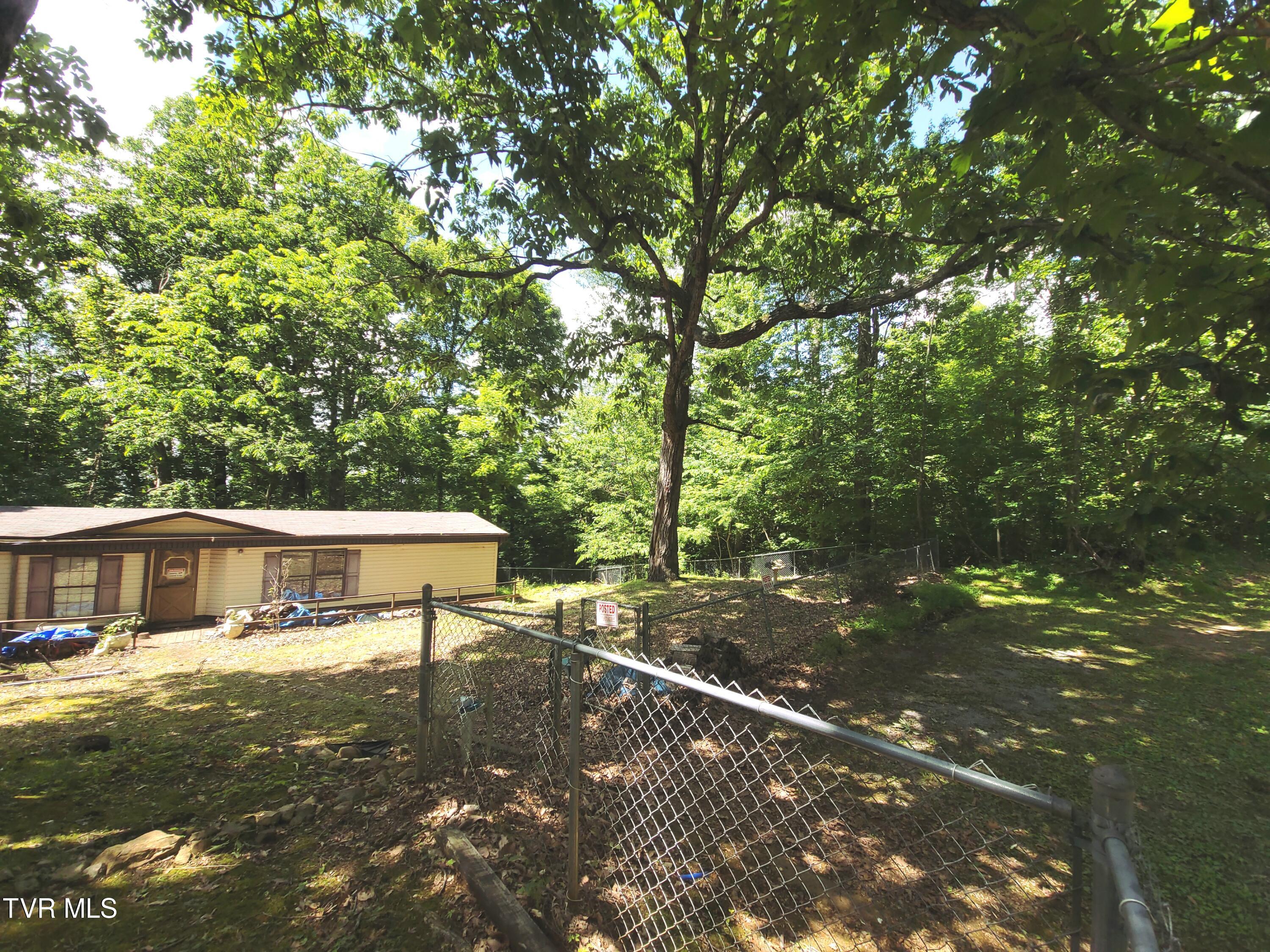 368 Charlie Hicks Road Jonesborough, TN 37659 - Photo 2 of 29 20240530_152130