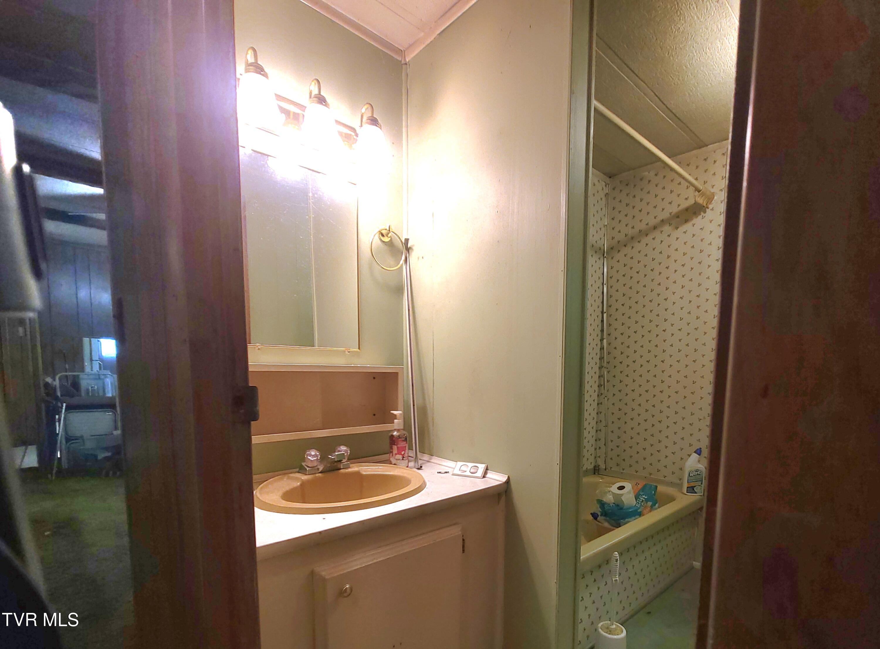 368 Charlie Hicks Road Jonesborough, TN 37659 - Photo 25 of 29 20240530_141406