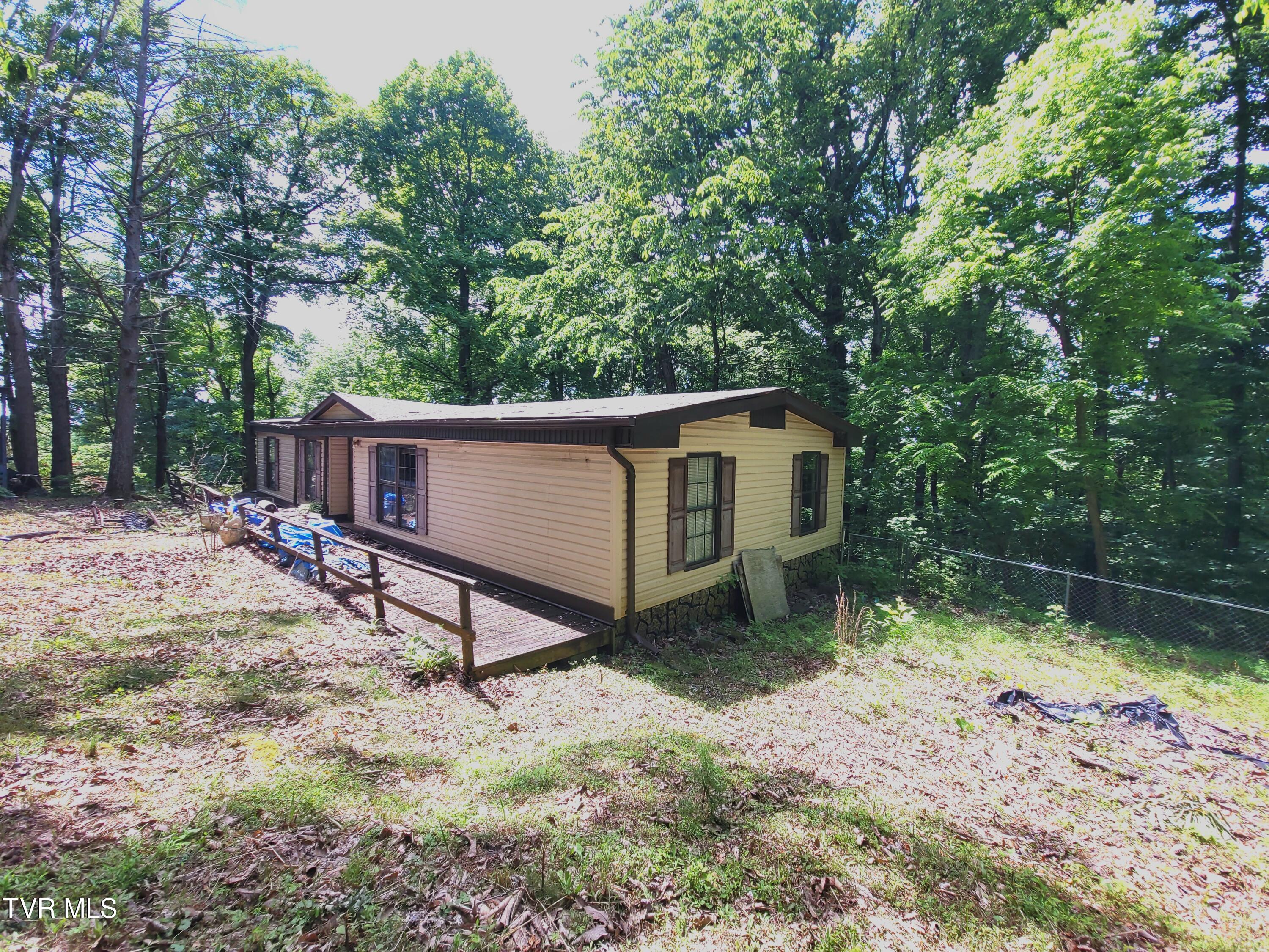 368 Charlie Hicks Road Jonesborough, TN 37659 - Photo 5 of 29 20240530_150855